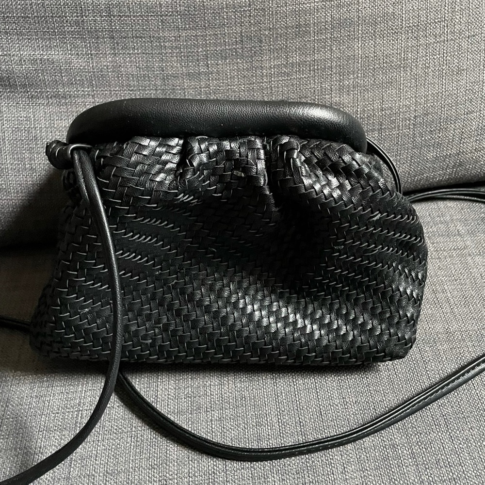 Pouch bag ⛅️ Similar to Bottega Veneta famous bag